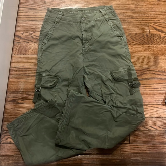 AE High-Waisted Cargos - Picture 1 of 2